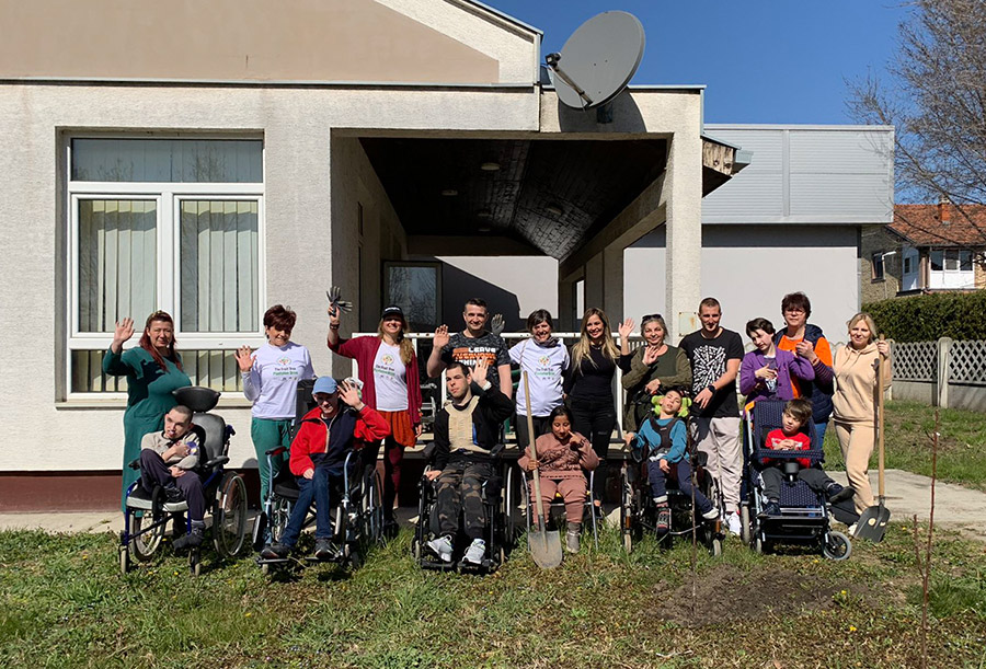 Akcija sadnje voća u Dnevnom boravku ,, Alternativa“