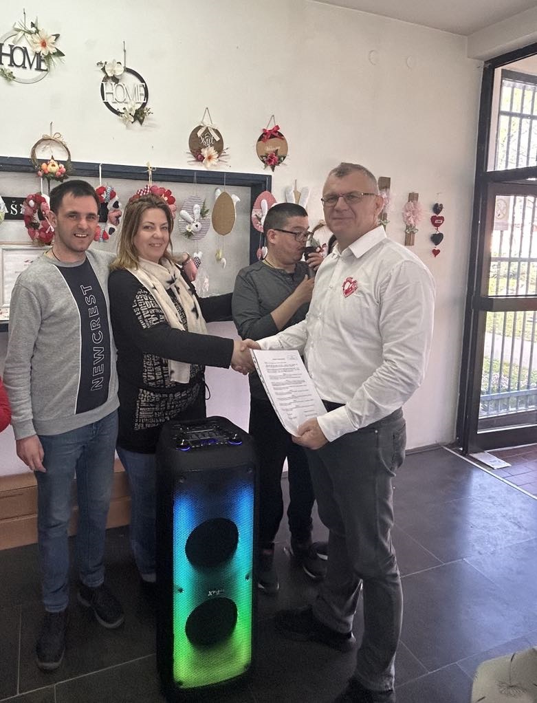 Donacija Blutut zvučnika kompanije MaxBet korisnicima Dnevnog boravka „Naša priča“